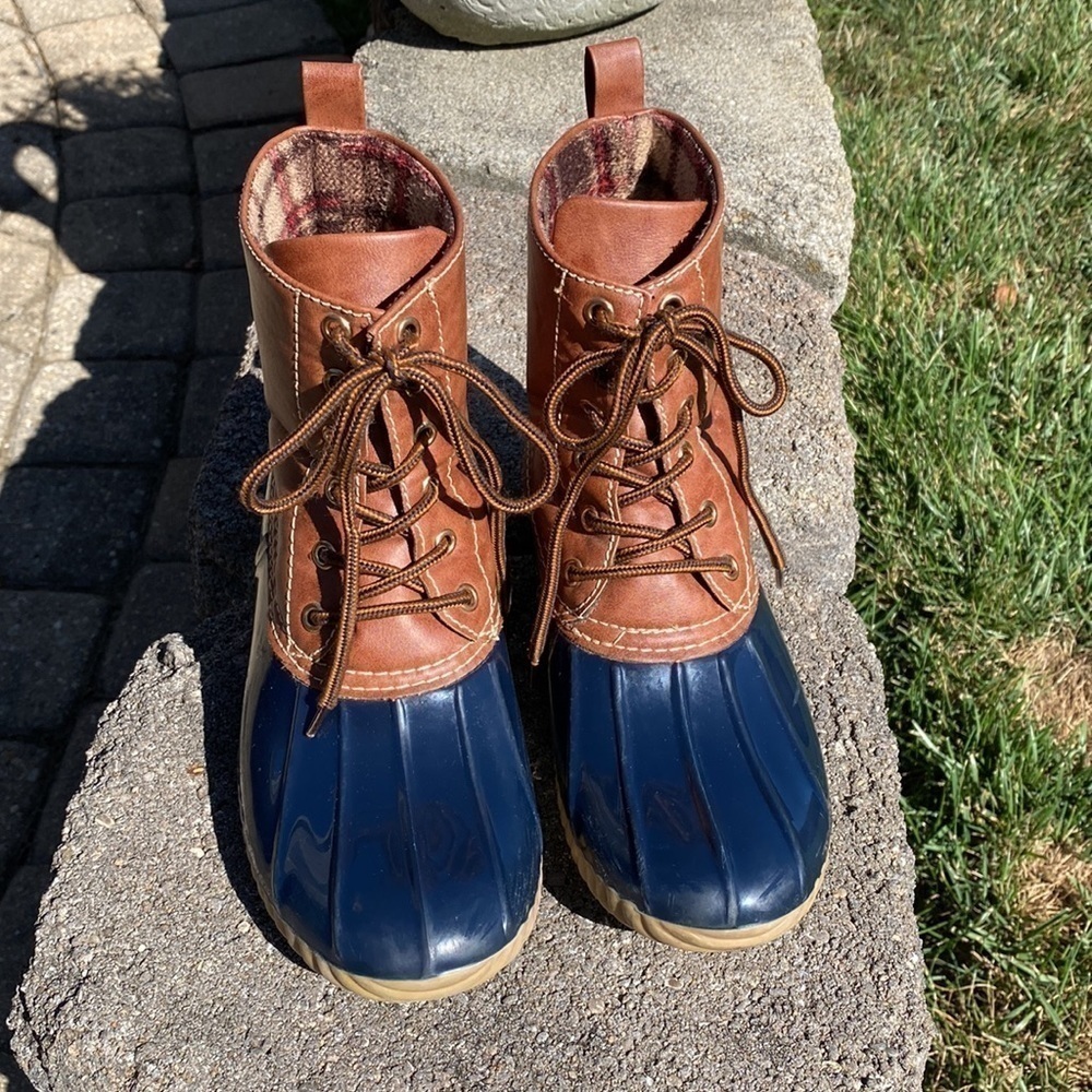 YOKI~NEW YORK~DUCK BOOTS~BLUE/BROWN~GOOD CONDITION~BR